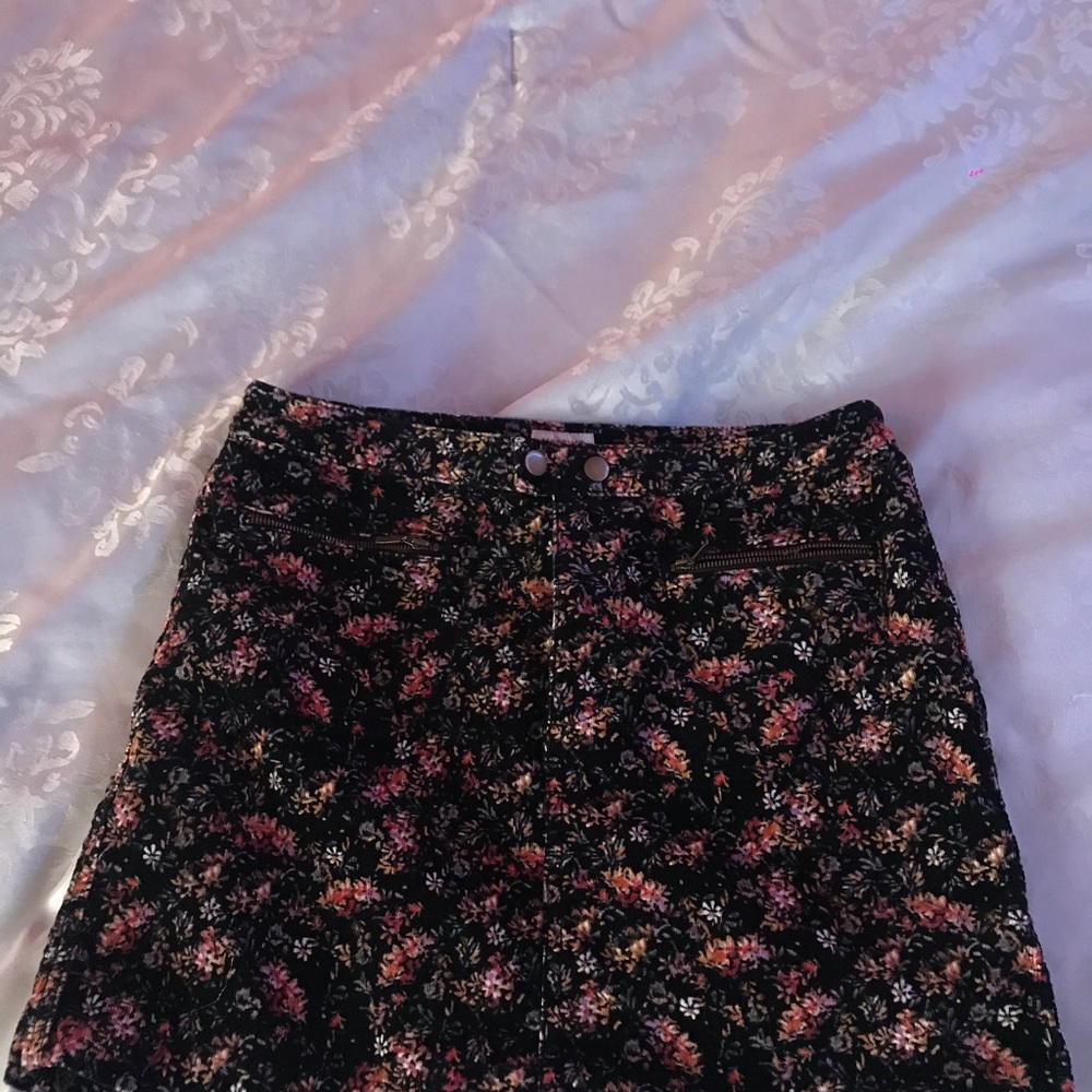 skirt - Picture 5 of 5